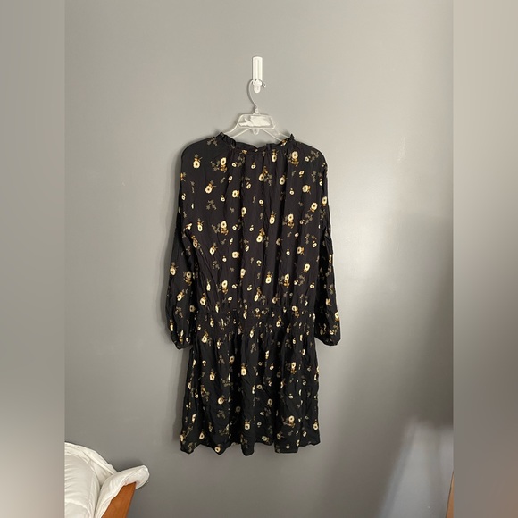 Velvet by Graham & Spencer Leslie Floral Smocked Waist Dress Size Large - Picture 3 of 5